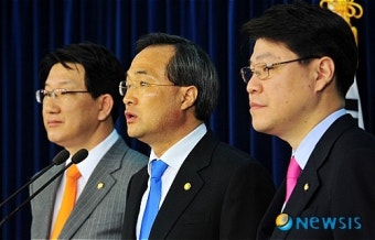 전남지사 출마 기자회견 갖는 김대식 민주평통 사무총장