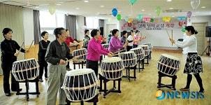 흥겨운 난타, 어르신들도 신나게 배워요