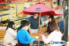 르노삼성, 부산 신호초에 원어민 영어교사 지원