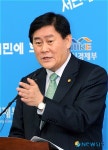 최경환 장관, 세계적 중견기업 육성 강조