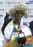서울국제마라톤 1위, 월계관쓴 실베스타 테이멧