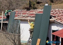 사랑의 집고치기 나선 농협 농가희망봉사단