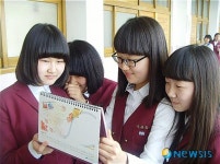 진주여중 학사달력 제작, 전교생 배부 호평
