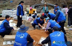 울주 상북농협-현대차 엔진변속기공장 식목행사 열러