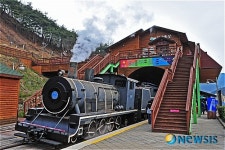 [송기자 여행사진]가정역에 도착한 증기기관차