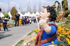 "조형물도 이뻐요"