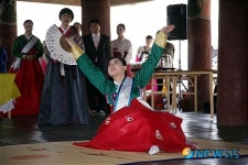 밀양영남루에서 부르는 애절한 아랑규수