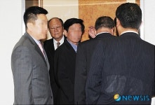 항소심 첫 공판 참석한 천신일 세중나모여행 회장
