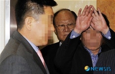 법정 향하는 천신일 세중나모여행 회장