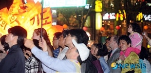 동심의 눈 사로잡은 연등