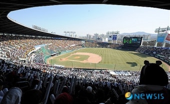 [프로야구]통산 1억 관중 돌파 '초읽기'…30일 달성될 듯