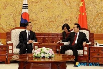 이명박 대통령, 원자바오 중국총리와 단독정상회담