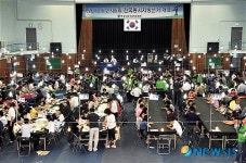 [6.2지방선거]개표 진행중인 안성시 한경대 체육관