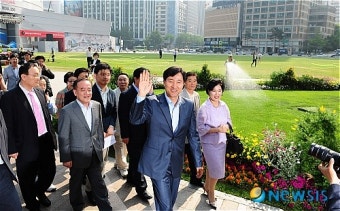 [6·2지방선거]서울시청 출근하는 오세훈 당선인