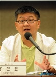 발표하는 홍진표 시대정신 이사