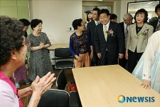 학수정노인복지센터 개원식 참석한 맹정주 강남구청장