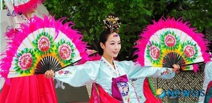 화려함 그 이름은 부채춤