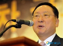 축사하는 남상만 회장