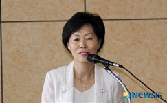 제천우체국 첫 여성국장 정순덕씨