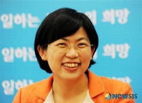 민노당 이정희 의원 기자간담회