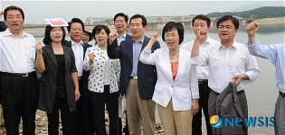 민주당 ,남한강 여주보 현장에서 4대강 사업 중단촉구