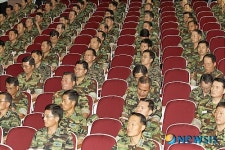 장관 인사말 경청하는 장성들