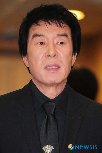 안타까운 표정의 송대관