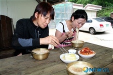 직접 밀면으로 만들어 먹는 콩국수