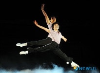 아역과 성인 ‘빌리 엘리어트’ 날아올라!