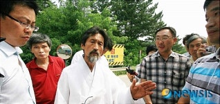 강길미디어하우스 | 강기갑 의원, "언론의 현장취재를 왜 막나!"
