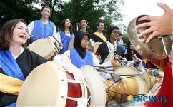 외국인 대학생, 신나는 사물놀이 한마당