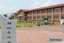 자율학교 군산 회현중, 입학열풍에 골머리