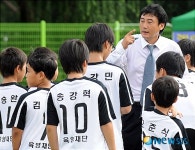 선수 모으는 김종훈 감독