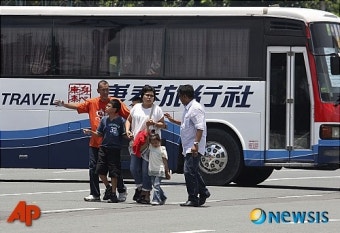 마닐라 버스 인질극에서 석방된 어린 인질들