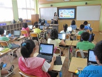 거창 위천초교, 전교생 대상 도서 전시회