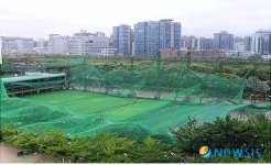 태풍에 무너져 내린 광명골프연습장 철탑