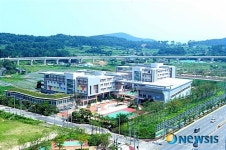 부산국제외국인학교, 6일 문 연다