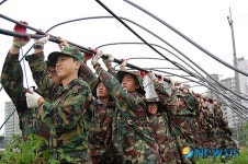 태풍 피해복구 대민지원 나선 51사 장병들