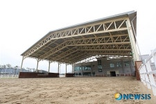 부경경마공원, 실내승마장 중순부터 본격 운영