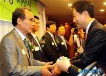 우수상 수상한 신성엔지니어링 박홍기 부사장