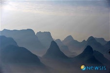 [이용남의 세계여행]  요산에서 바라본 이강 관암풍경구