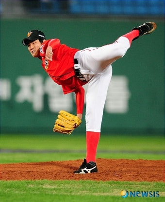 SK 선발 김광현의 역투