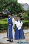 드라마는 죽쑤고, 책은 불티나고…성균관