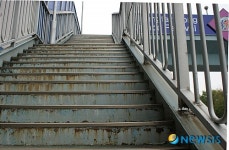 천안 구도심 육교, 장애인·노인 등 배려 미흡