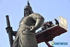 광화문 이순신장군 동상 새단장 된다