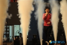 연기속의 강산애