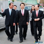 창녕 부곡온천축제 행사장으로 이동하는 조해진 의원