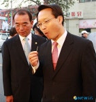 창녕 부곡 단감을 시식하는 조해진 의원