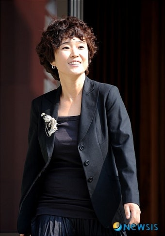 진재영 결혼식 참석한 송은이