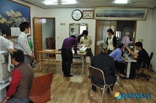 신세계안과, 노인복지관 무료 진료
